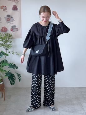 「each（イーチ）のセルフカット無地＆アソート柄リラックスパンツ（その他パンツ、ブラック系）」を使った、memeさん（レディース・158cm）の春コーディネート