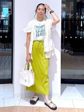 「アイテム（スカート、イエロー系）」を使った、がままきさん（レディース・167cm）の夏コーディネート