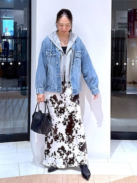 「アイテム（デニムジャケット）」を使った、がままきさん（レディース・167cm）の秋コーディネート