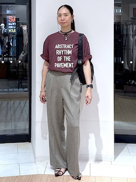 「LOWRYS FARM（ローリーズファーム）のメランジロゴTEE　1048840（Tシャツ/カットソー、レッド系）」を使った、がままきさん（レディース・167cm）の夏コーディネート