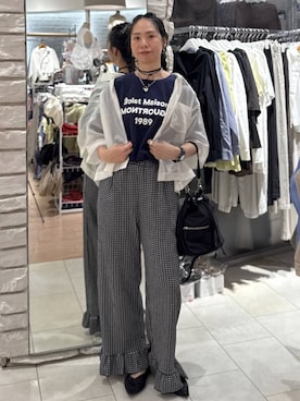 「LOWRYS FARM（ローリーズファーム）のニットパンプス 635642（パンプス、ブラック系）」を使った、がままきさん（レディース・167cm）の夏コーディネート