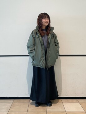 「カーキアウター」｜「アイテム（ダウンジャケット/コート）」を使った、TSUNODAさん（レディース・160cm）の秋コーディネート