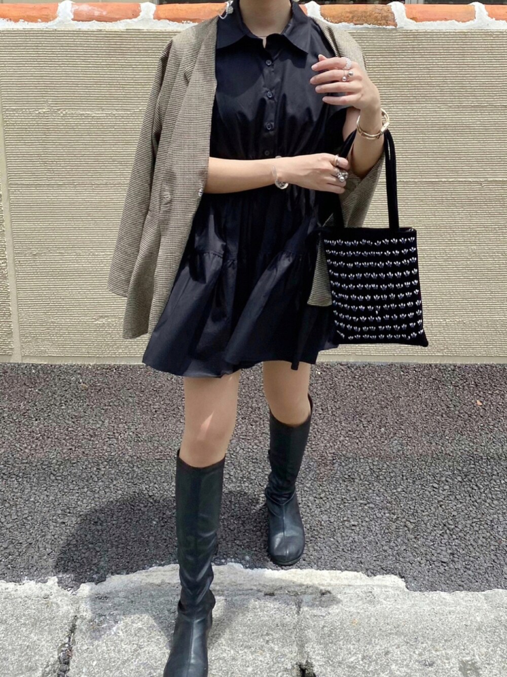 「Kastane、ZARA、プチプラコーデ、ブラックコーデ、ロングブーツ、ジャケットスタイル、韓国ファッション、休日スタイル、夏コーデ、cra_ootd」｜「ZARAのアイテム（トップス、ブラック系）」を使った、craさん（レディース・154cm）の夏コーディネートの1枚目の写真