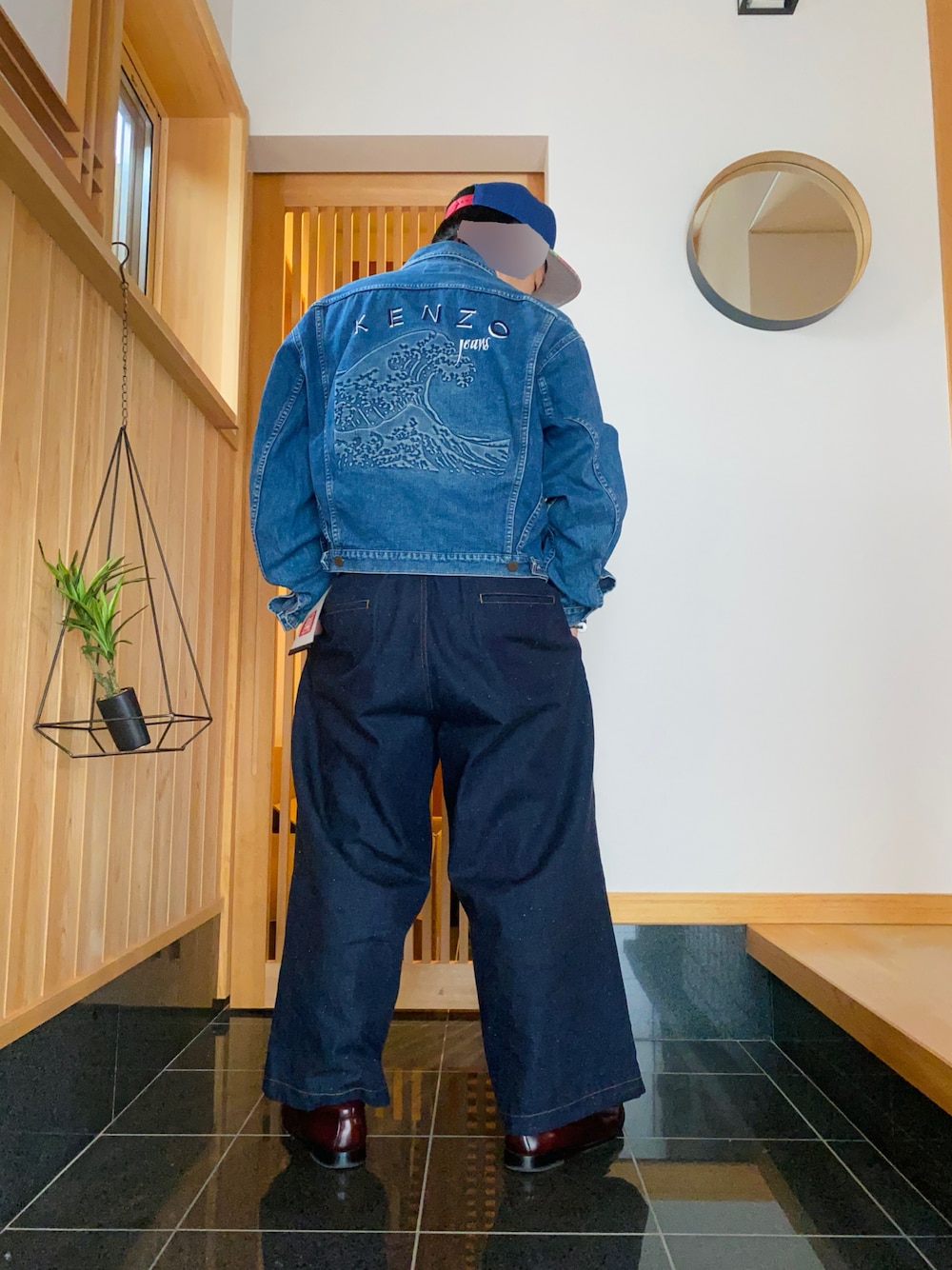 「秋コーデ、デニムコーデ、デニム、KENZO、古着コーデ、古着、デニムジャケット、ローファー、キャップ」｜「NEW ERAのアイテム（キャップ、ブルー系）」を使った、すだちさん（メンズ・165cm）の秋コーディネートの1枚目の写真