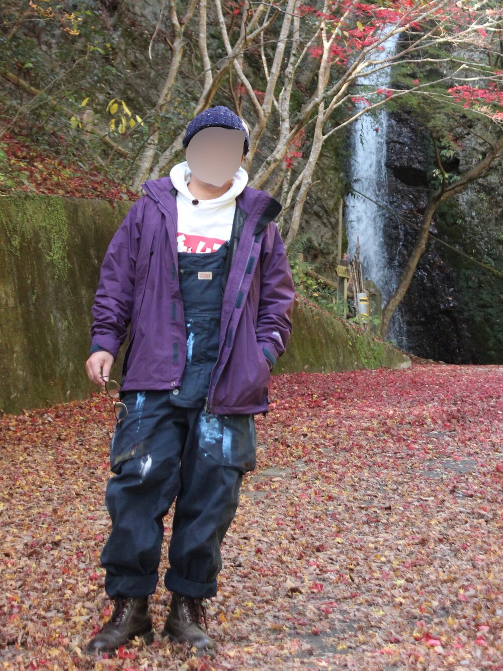 「秋服、キャンプ、アウトドアスタイル、低身長コーデ、冬のコーデ、ノースフェイス、カジュアル、ブーツ」｜「Nigel Cabournのアイテム（オールインワン・サロペット、ブルー系）」を使った、すだちさん（メンズ・165cm）の秋コーディネートの1枚目の写真