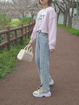 「ISOOK（アイスー）のアイテム（Tシャツ/カットソー）」を使った、rimaさん（レディース・160cm）の春コーディネート