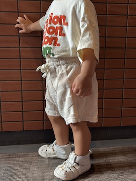 「p.premier（ピードットプルミエ）の【再入荷】イロチ買いしたいノーバケーションノーサマーロゴ半袖Tシャツ 全12色 リンク（Tシャツ/カットソー、ホワイト系）」を使った、TOAさん（キッズ・80cm）の夏コーディネート