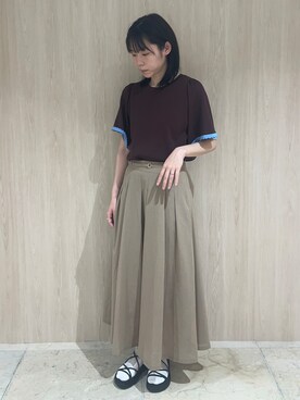 「grove（グローブ）の【シリーズ累計36万枚！名品ニット】やわらかドライタッチ スカラップスリーブニット（ニット/セーター、ブラウン系）」を使った、しのさん（レディース・163cm）の春コーディネート