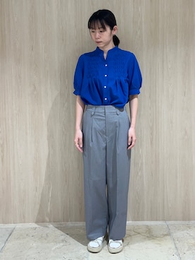 「grove（グローブ）の【貴島明日香さん着用/体型カバー】ON・OFF使えるスモッキングタックブラウス（シャツ/ブラウス、ブルー系）」を使った、しのさん（レディース・163cm）の春コーディネート