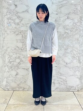 「grove（グローブ）の【2点SET】一枚でコーデが決まる！ニットベスト×シャツSET（シャツ/ブラウス、グレー系）」を使った、しのさん（レディース・163cm）の冬コーディネート