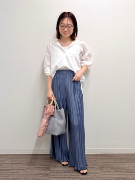 「ITS'DEMO（イッツデモ）の【aruco×ITS’DEMO】刺繍シャツ（シャツ/ブラウス、ホワイト系）」を使った、Saoriさんの春コーディネート