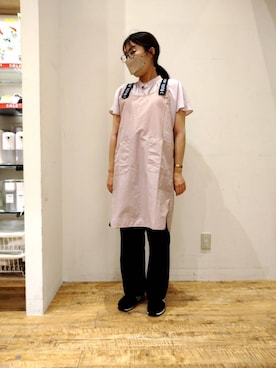 「212 KITCHEN STORE（トゥワントゥキッチンストア）の◆さらっとエプロン PK（エプロン、その他）」を使った、ナツさん（レディース・160cm）の秋コーディネート