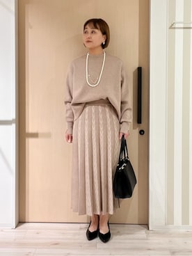 「SHOO・LA・RUE（シューラルー）の【洗濯機可/セットアップ可/インせず着られる】もちもち裾ラウンドニット（ニット/セーター、ベージュ系）」を使った、ぷくりんさん（レディース・159cm）の冬コーディネート