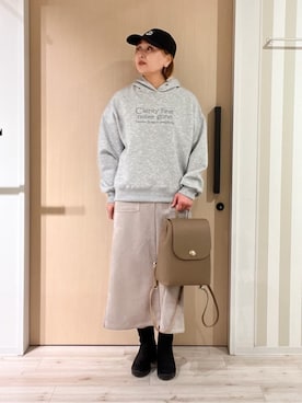 「SHOO・LA・RUE（シューラルー）の【セットアップ可/S-LL/なめらかタッチ】選べる3柄 ロゴ入りプルパーカ（パーカー、グレー系）」を使った、ぷくりんさん（レディース・159cm）の冬コーディネート