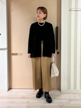 「SHOO・LA・RUE（シューラルー）の【洗濯機可/セットアップ可/S-3L】きちんと楽に。カットジョーゼット ペプラムジレ（ベスト、ブラック系）」を使った、ぷくりんさん（レディース・159cm）の冬コーディネート