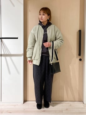 「SHOO・LA・RUE（シューラルー）の【S-LL】大人も取り入れやすい BIGシルエット MA－1ブルゾン（ブルゾン、グリーン系）」を使った、ぷくりんさん（レディース・159cm）の冬コーディネート