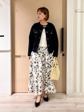 「SHOO・LA・RUE（シューラルー）の【SHOO・LA・RUE DENIM/S-LL/高レビュー】大人のための ノーカラーデニムジャケット（デニムジャケット、ブルー系）」を使った、ぷくりんさん（レディース・159cm）の冬コーディネート