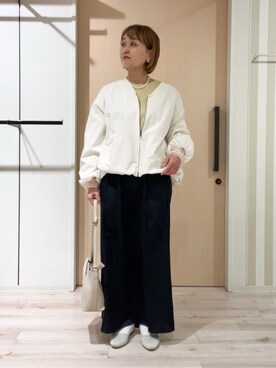 「SHOO・LA・RUE（シューラルー）の【防風/撥水/S-LL】お顔回りすっきり見え　Vネックバルーンブルゾン（ブルゾン、ホワイト系）」を使った、ぷくりんさん（レディース・159cm）の春コーディネート