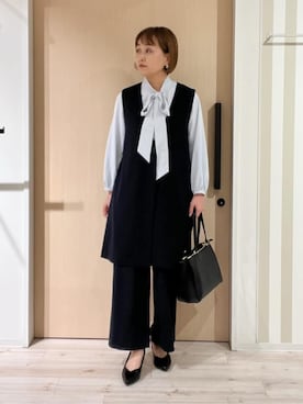 「SHOO・LA・RUE（シューラルー）の【洗濯機可/セットアップ可/S-3L】きちんと楽に。カットジョーゼット ロングジレ（ベスト、ブルー系）」を使った、ぷくりんさん（レディース・159cm）の冬コーディネート