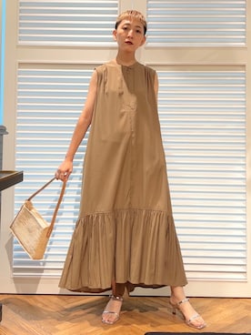 「DRESSTERIOR（ドレステリア）のノースリーブギャザーヘムワンピース（ワンピース、ベージュ系）」を使った、OCHIAIさん（レディース・158cm）の夏コーディネート