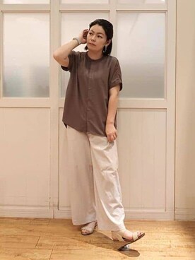 「SHOO・LA・RUE（シューラルー）の【洗える/プチプラ】大人の抜け感をプラスする バンドカラーシャツ（シャツ/ブラウス、ブラウン系）」を使った、machiさん（レディース・159cm）の夏コーディネート