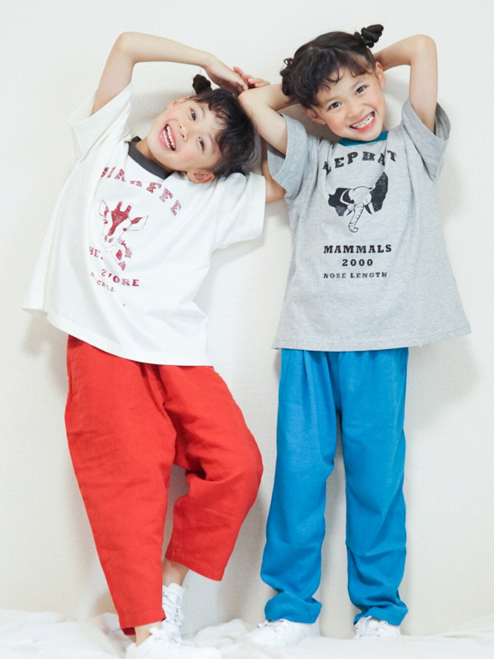 「お出かけコーデ日記、スニーカー、キッズコーデ、カラーコーデ、動物モチーフ、Tシャツ、リンガーTシャツ、antiqua、antiquatoy、カラーパンツ」｜「antiquaのアイテム（Tシャツ/カットソー、ブルー系）」を使った、yuzu/suzuさん（キッズ・120cm）の春コーディネートの1枚目の写真