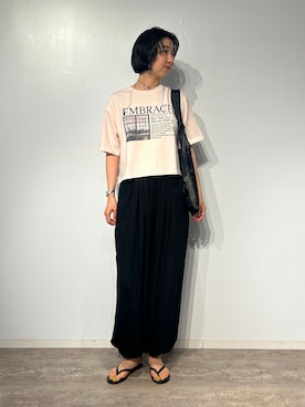「SLOBE IENA（スローブイエナ）のRPAクリースウェザーパラシュートパンツ（その他パンツ、ブラック系）」を使った、yukaさん（レディース・172cm）の夏コーディネート