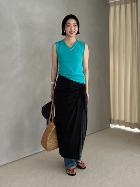 「SLOBE IENA（スローブイエナ）の《シリーズあり/12色展開》1dozen 汗染み防止Vネックノースリ（Tシャツ/カットソー、ブルー系）」を使った、yukaさん（レディース・172cm）の春コーディネート