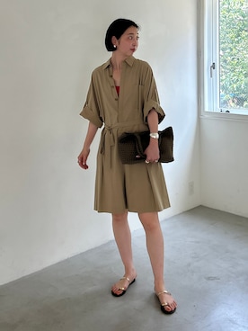 「SLOBE IENA（スローブイエナ）の《接触冷感》HTウェザールーズバミューダサロペ（サロペット/オーバーオール、ベージュ系）」を使った、yukaさん（レディース・172cm）の夏コーディネート