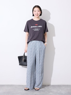 「SLOBE IENA（スローブイエナ）の《36サイズのみWEB限定》Blue Flowerパンツ（その他パンツ、ブルー系）」を使った、yukaさん（レディース・172cm）の春コーディネート