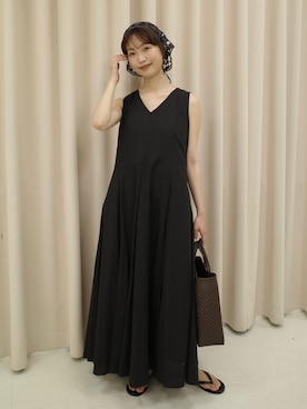 「SLOBE IENA（スローブイエナ）のコットンエアリーVネックフレアワンピース（ワンピース、ブラック系）」を使った、chihiroさん（レディース・159cm）の夏コーディネート