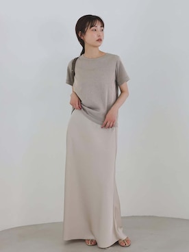 「SLOBE IENA（スローブイエナ）の《ブラックのみWEB限定/追加2》グロッシーサテンフレアスカート（スカート、ホワイト系）」を使った、chihiroさん（レディース・159cm）の夏コーディネート