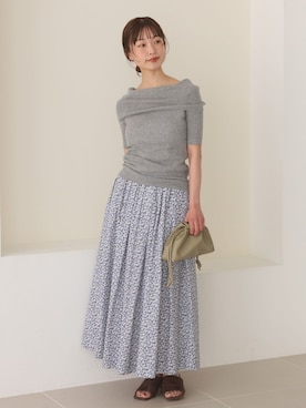 「SLOBE IENA（スローブイエナ）のBlue Flowerタックスカート（スカート、ブルー系）」を使った、chihiroさん（レディース・159cm）の春コーディネート