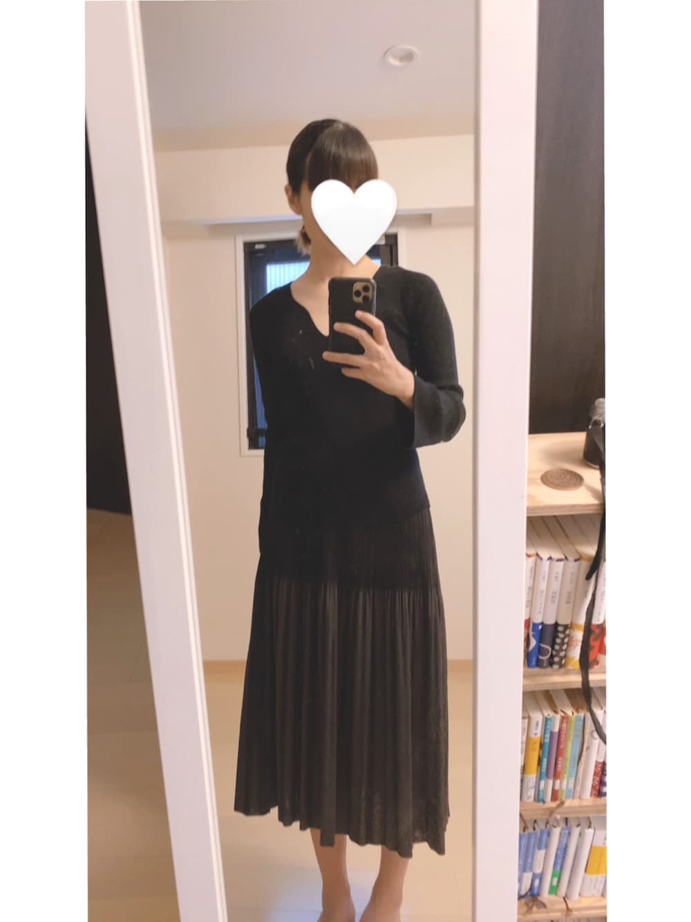 「大人カジュアル、秋のコーデ、休日スタイル、ニット/セーター、黒、だから秋服が好き、プリーツスカート、ユニクロ」｜「UNIQLOのアイテム（ニット/セーター、ブラック系）」を使った、ゆずちんさん（レディース・167cm）の秋コーディネートの1枚目の写真
