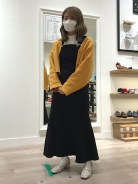 「ビットローファー」｜「アイテム（ジャンパースカート）」を使った、WA浜松市野店さん（レディース・163cm）の冬コーディネート