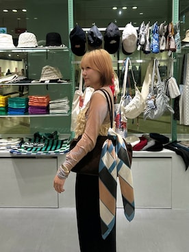「アイテム（バンダナ/スカーフ）」を使った、さきさん（レディース・153cm）の秋コーディネート