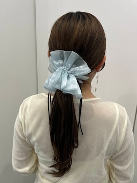 「シュシュ」｜「アイテム（アクセサリー）」を使った、さきさん（レディース・153cm）の春コーディネート