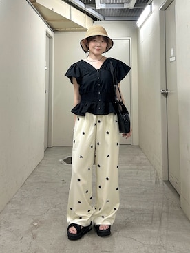 「KBF（ケイビーエフ）のエンブロイダリーイージーパンツ（その他パンツ、ホワイト系）」を使った、さきさん（レディース・153cm）の夏コーディネート