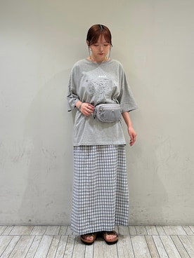 「KBF（ケイビーエフ）のオーバーサイズプリントTEE（Tシャツ/カットソー、グレー系）」を使った、さきさん（レディース・153cm）の夏コーディネート