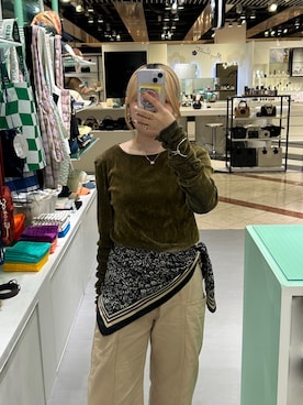 「アイテム（バンダナ/スカーフ）」を使った、さきさん（レディース・153cm）の秋コーディネート