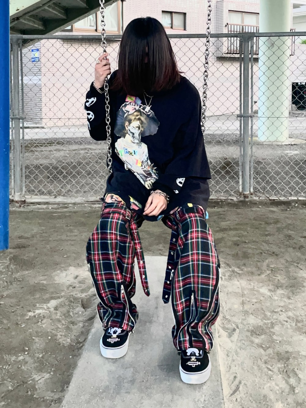 JUVENILE HALL ROLLCALLのタンクトップを使った人気ファッション