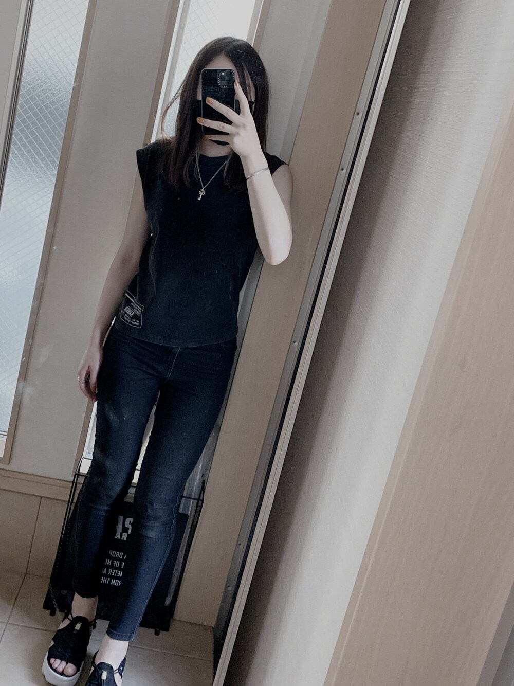 「シンプルコーデ、モノトーン、ブラックコーデ、オトナカジュアル、夏コーデ、ノースリーブ、fashion、ootd、おしゃれさんと繋がりたい」｜「GUCCIのアイテム（ネックレス、シルバー系）」を使った、SAYAKAさん（レディース・168cm）の夏コーディネートの1枚目の写真