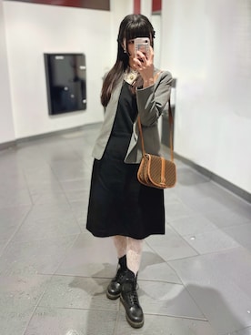 「Dr. Martens（ドクターマーチン）のアイテム（シューズ）」を使った、meriさん（レディース・168cm）の秋コーディネート