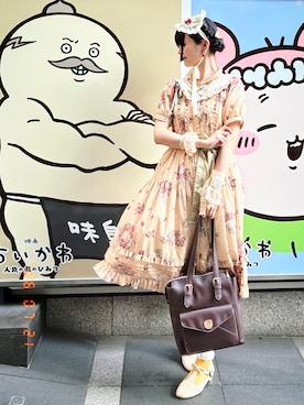 「NyaNyaのアイテム（ワンピース、イエロー系）」を使った、meriさん（レディース・168cm）の夏コーディネート