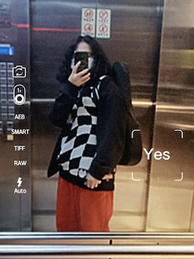 「アイテム（デニムパンツ、レッド系）」を使った、Hoseaさん（レディース・160cm）の秋コーディネート