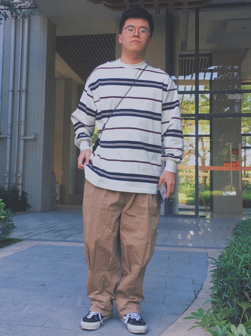 「ootd、街头搭配、VANS、oversize」｜「FREAK'S STOREのアイテム（Tシャツ/カットソー、その他）」を使った、user_729さん（メンズ・167cm）の秋コーディネートの1枚目の写真