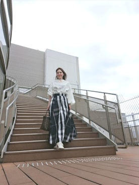 「sakishimatokyo（サキシマトーキョー）のボリュームマキシスカート（スカート、ブルー系）」を使った、Rieさん（レディース・168cm）の夏コーディネート