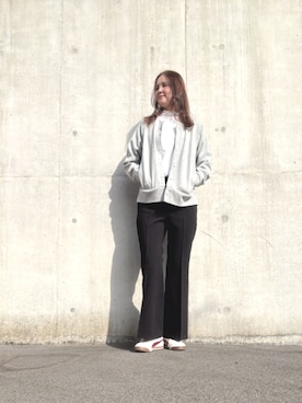 「UNIQLO（ユニクロ）のスマートフレアパンツ（スラックス、ブラック系）」を使った、Rieさん（レディース・168cm）の春コーディネート