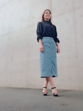「アイテム（デニムスカート）」を使った、Rieさん（レディース・168cm）の秋コーディネート