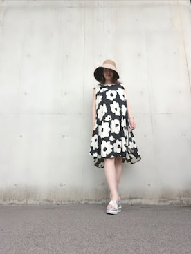 「しまむら（シマムラ）のアイテム（サンダル、シルバー系）」を使った、Rieさん（レディース・168cm）の秋コーディネート